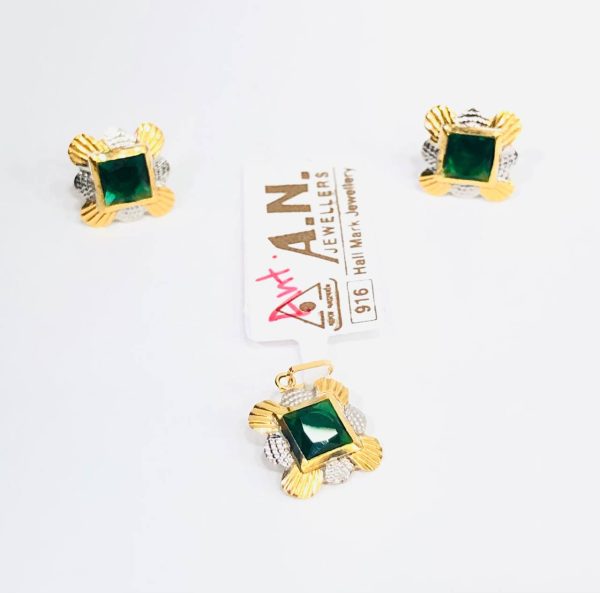 18K gold green diamond pendant set for girls